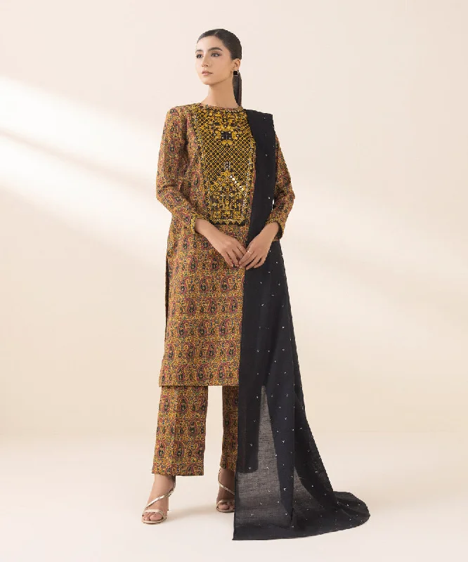 3 Piece - Embroidered Light Khaddar Suit