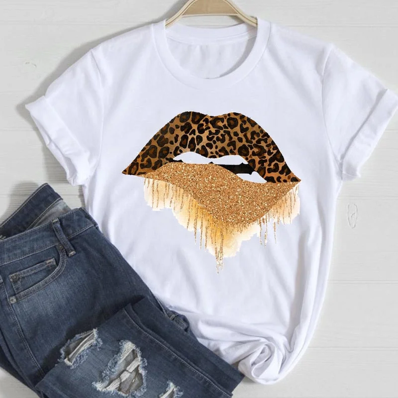 Amy Fashion - Love Fashion 90s Trend Graphic Tshirt