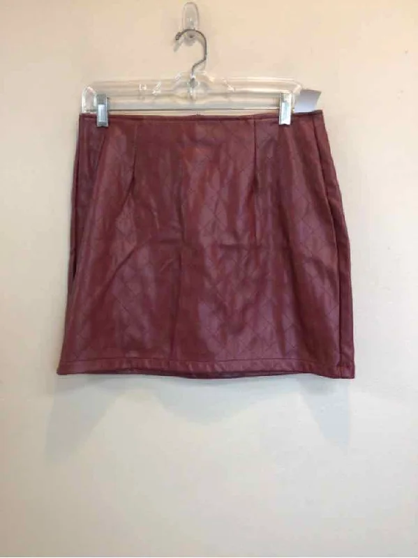 TINSELTOWN SIZE LARGE Ladies SKIRT