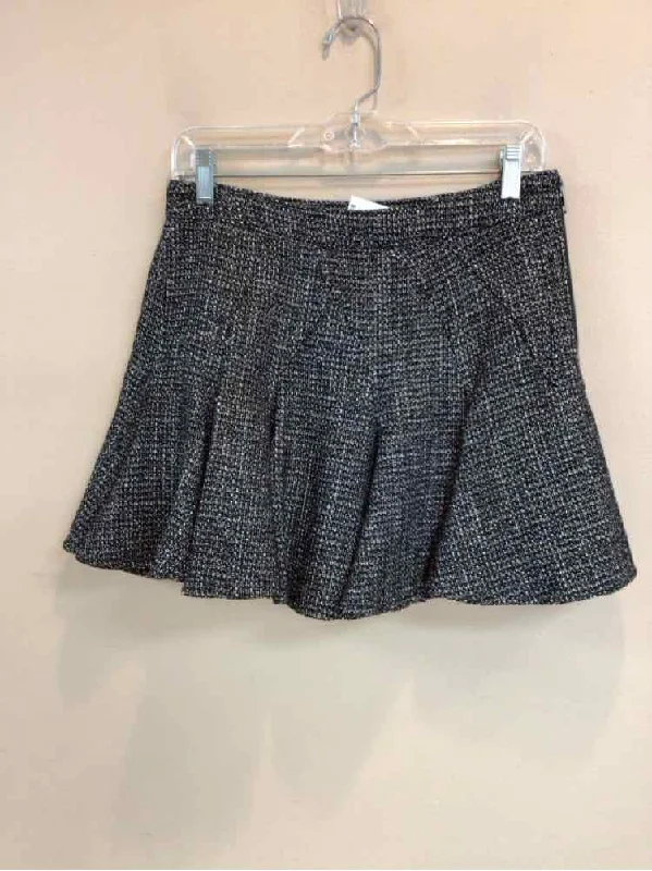 BCBG SIZE 6 Ladies SKIRT