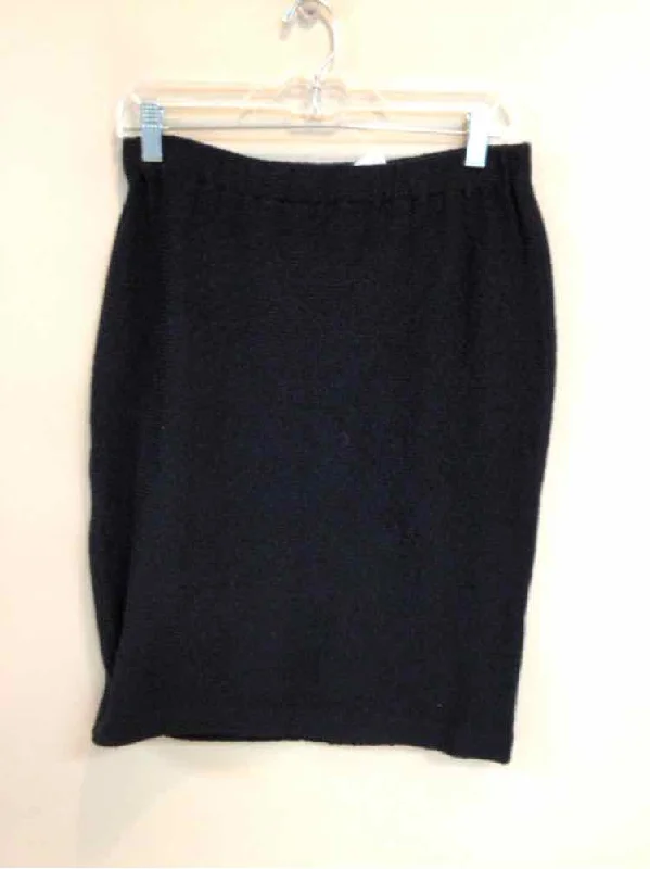 ST. JOHN SIZE 6 Ladies SKIRT