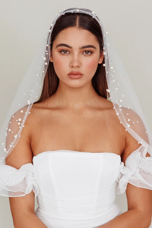 Violette Pearl Accent Veil White