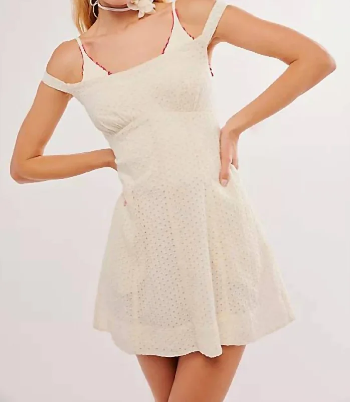 Berry Kiss Mini Dress In White